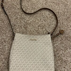 Michael Kors Jet Set Travel Large Logo Messenger Bag